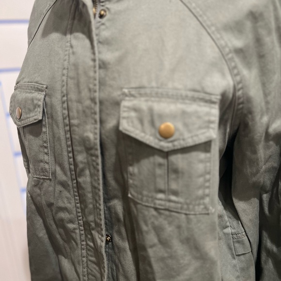 Green Jacket - Picture 4 of 5